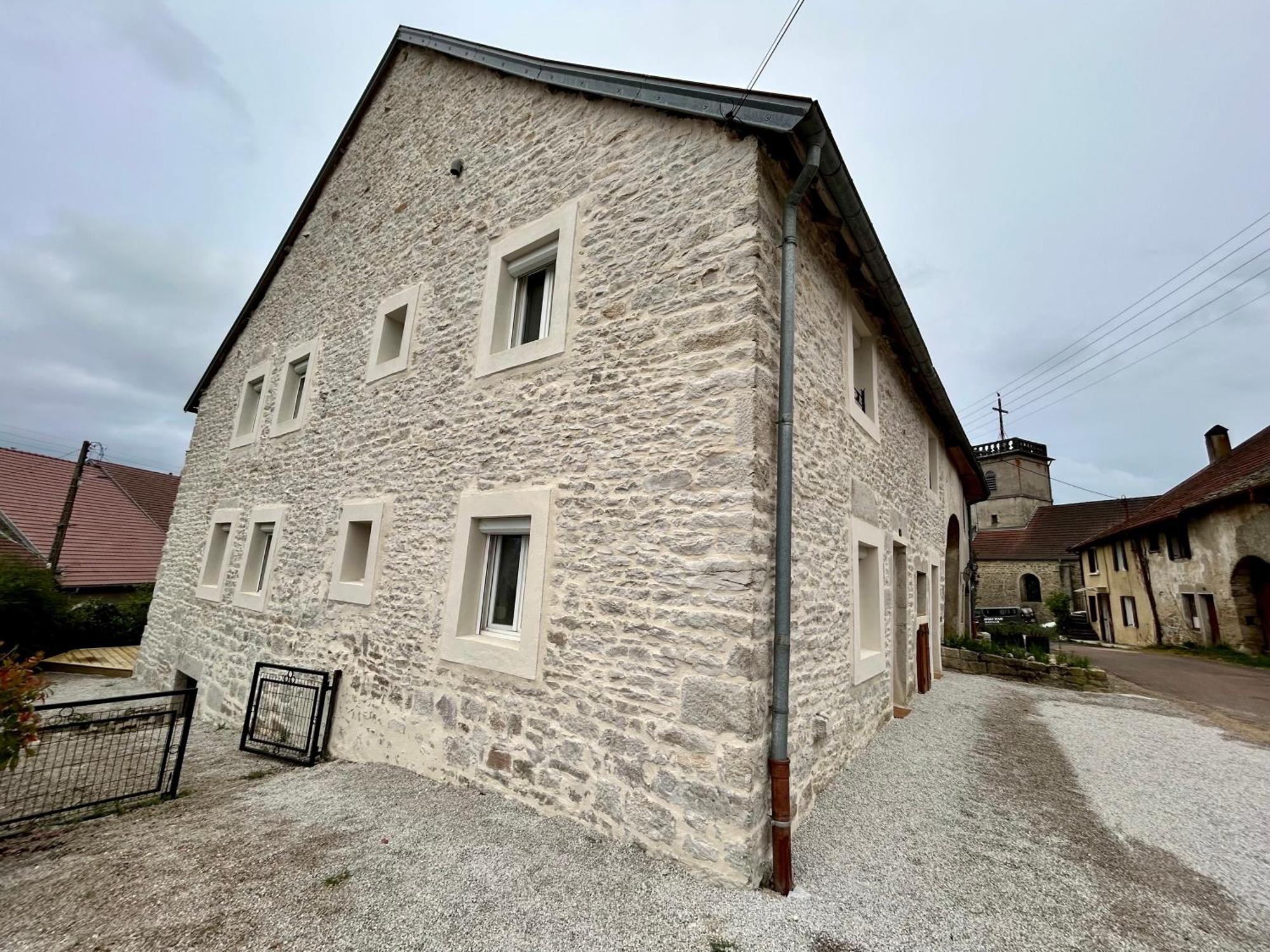 Châtillon Un Cocon En Plein Coeur Du Juraヴィラ エクステリア 写真